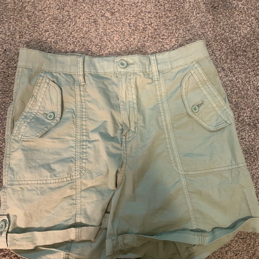Green Cargo Shorts with Sturdy Fabric and Mid-Thigh Length